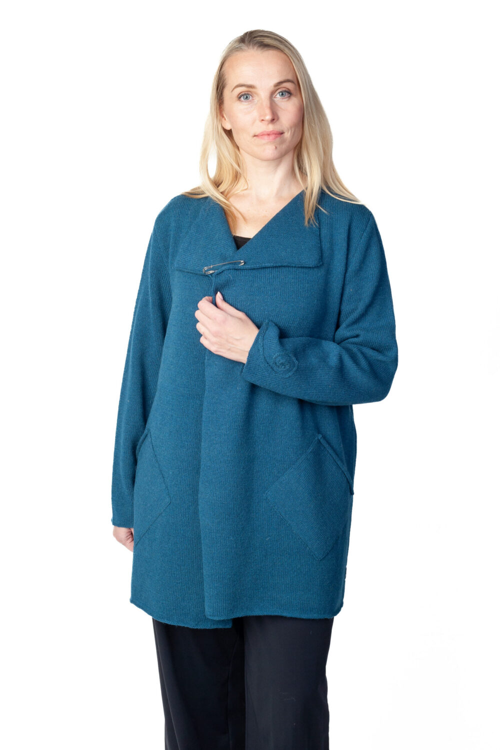 Wool wrap cardigan with pockets and protective patterns - Image 3