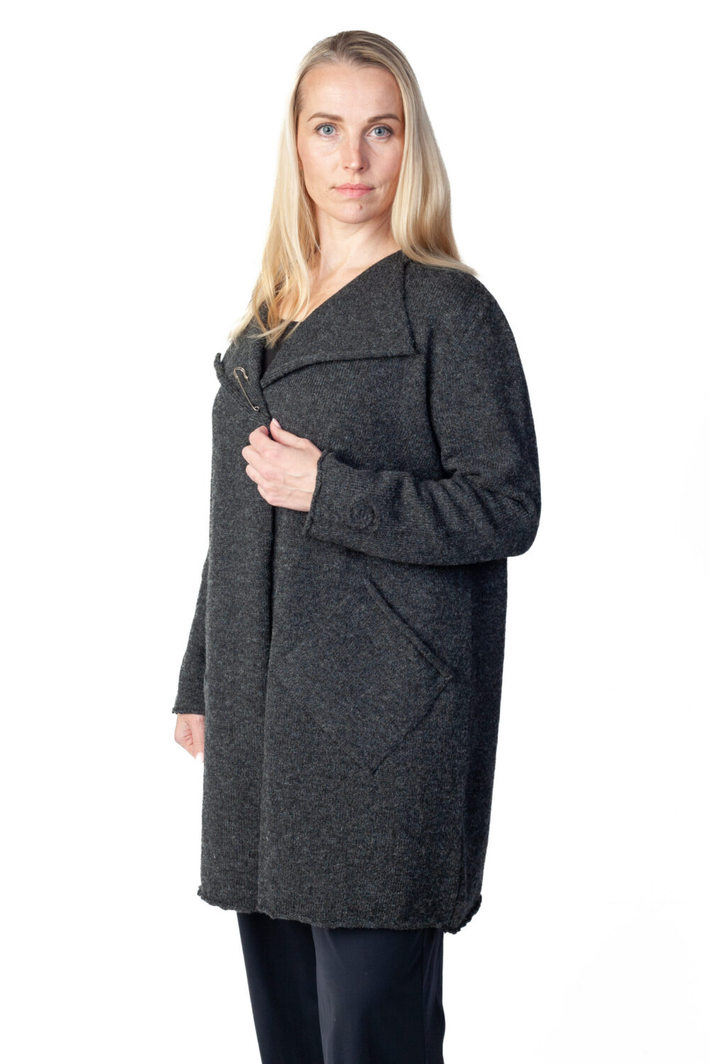 Long wool wrap cardigan with pockets and protective patterns - Image 2