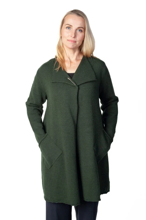 Long wool wrap cardigan with pockets and protective patterns