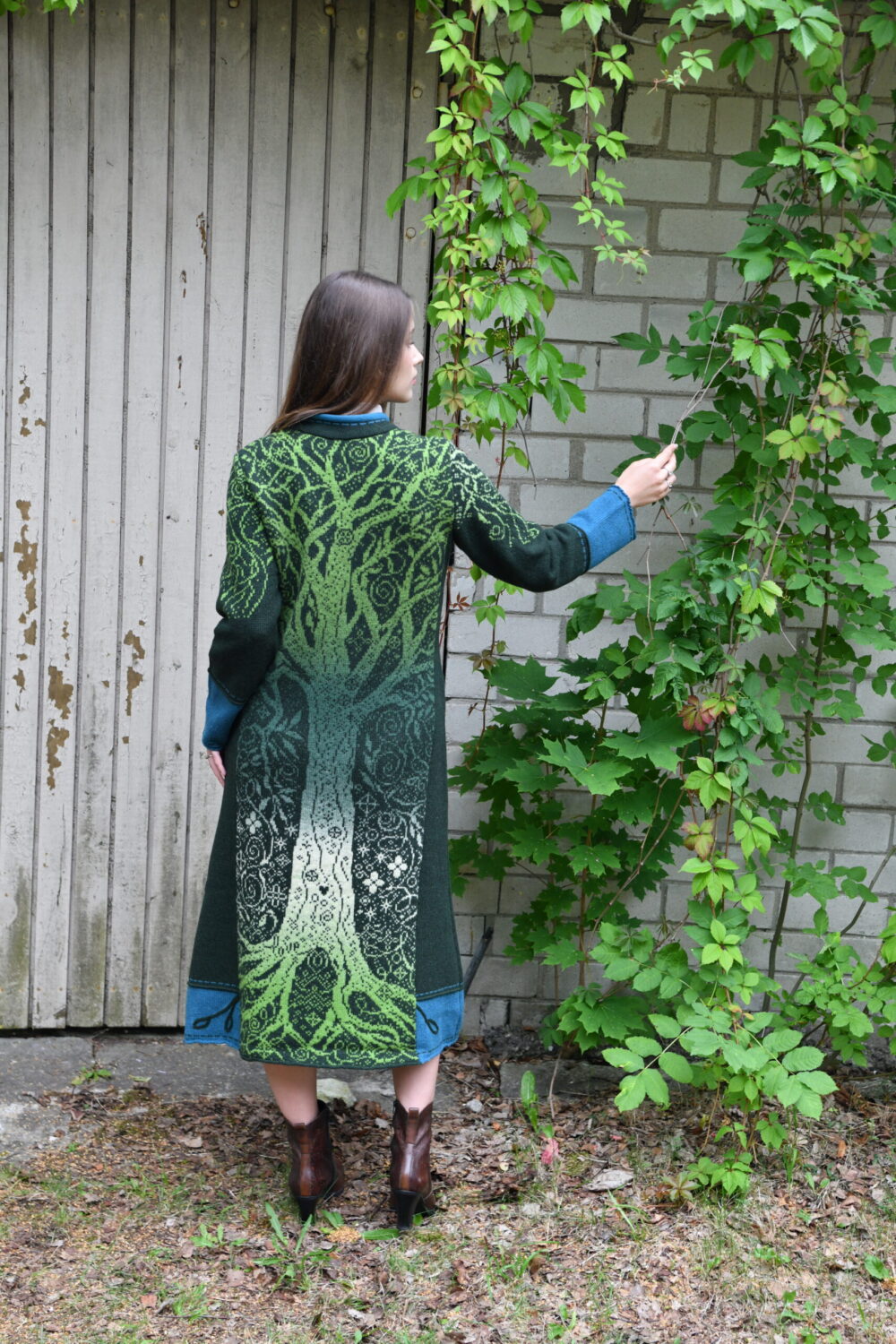 Long wool coat with Tree of Life pattern and pockets - Image 2