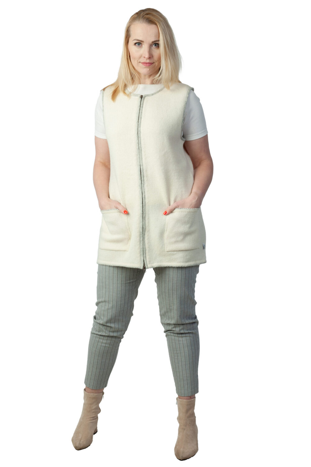 v-09-aa-long-wool-vest-pockets-zipper-front-2.jpg Long wool vest with pockets and zipper - Image 1