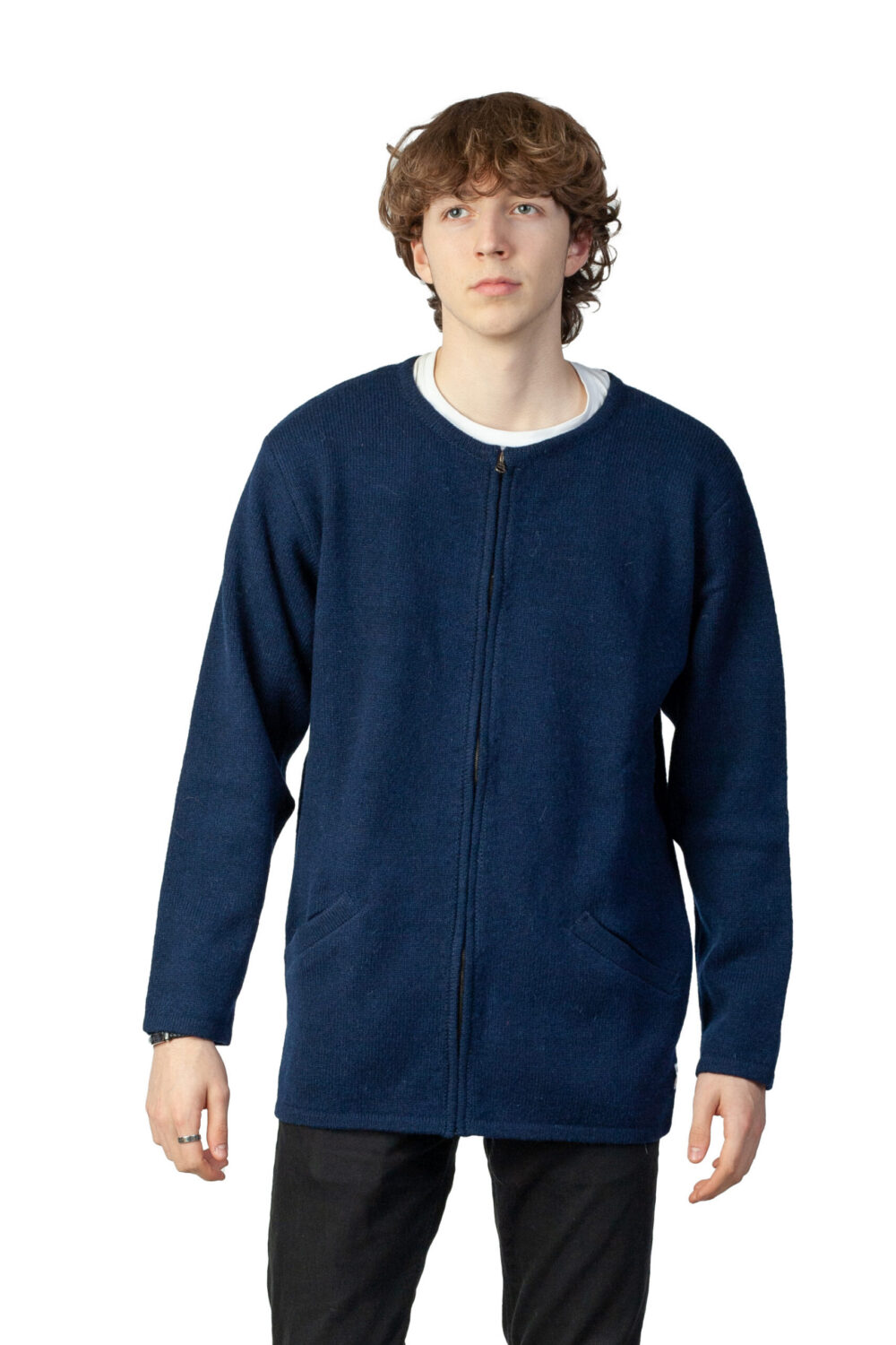 v-28-ff-one-colour-wool-cardigan-pockets-front-2.jpg One-colour wool cardigan with pockets - Image 1