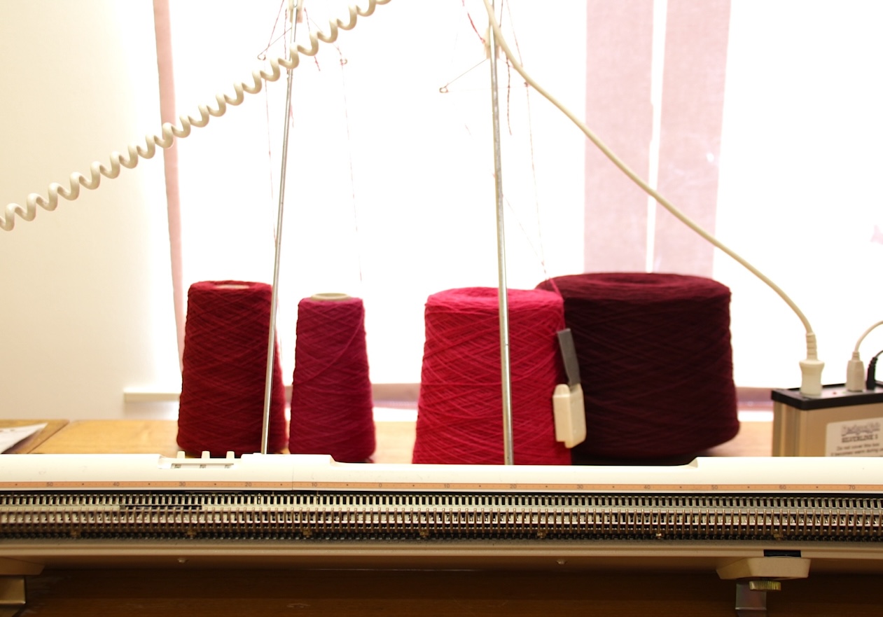 hand-knitting machine