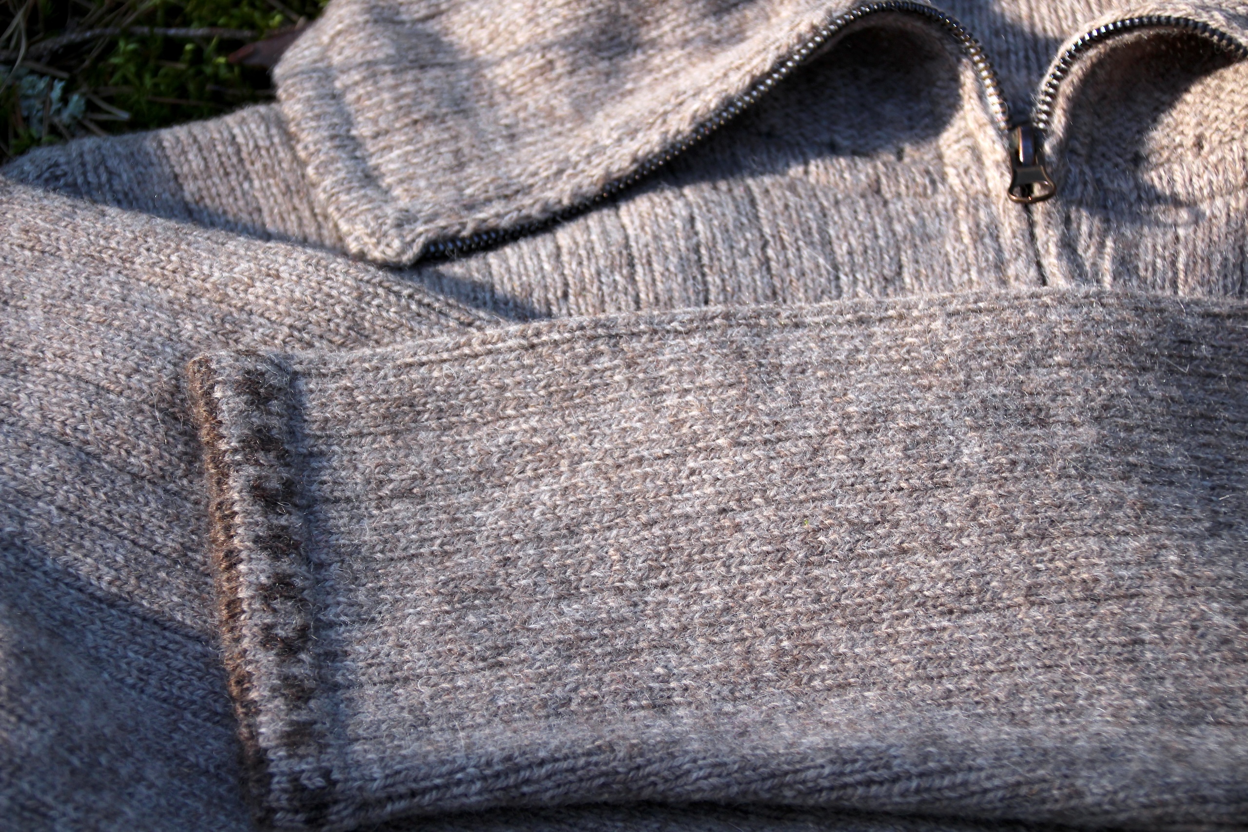 kauni 100% pure gray wool sweater close up detail