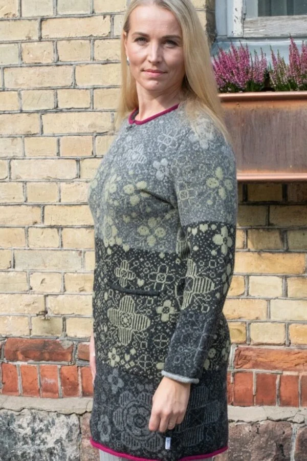 Long Cardigan with Power Flowers and Pockets – image 2
