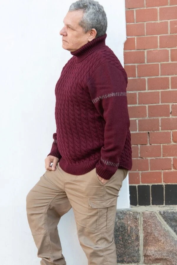 Palmikmustriga meeste pullover, varrukal peidetud sõnum – tume bordoopunane – pilt 2