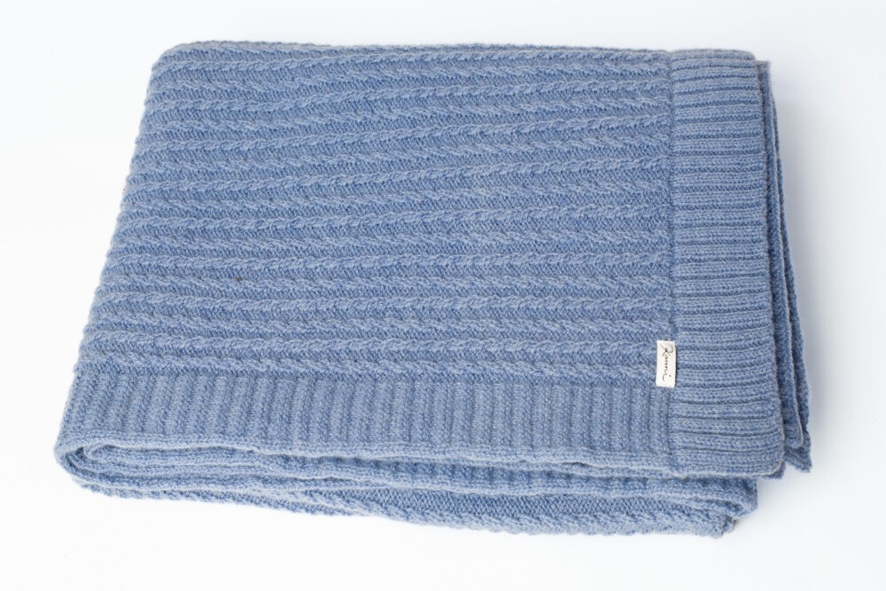 braided pattern Wool throw "Braid" - Image 1