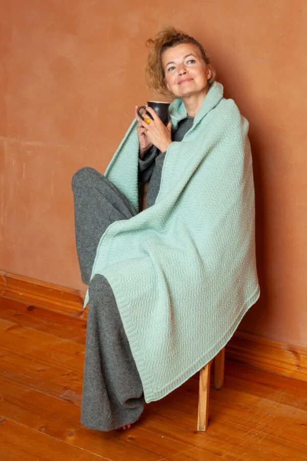 Wool throw "Wave" – image 2