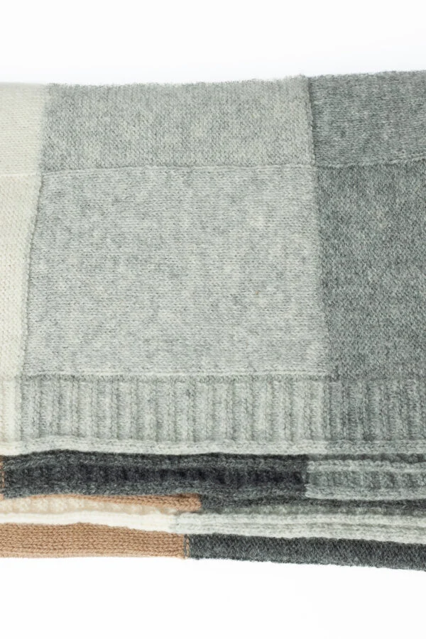 Wool throw "Wide checkered-stripes"
