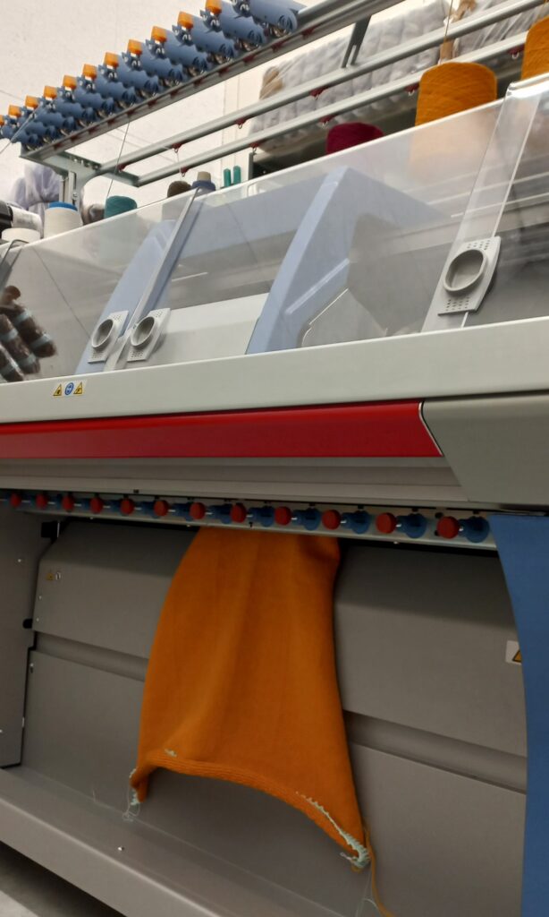 kauni brand new knitting machine