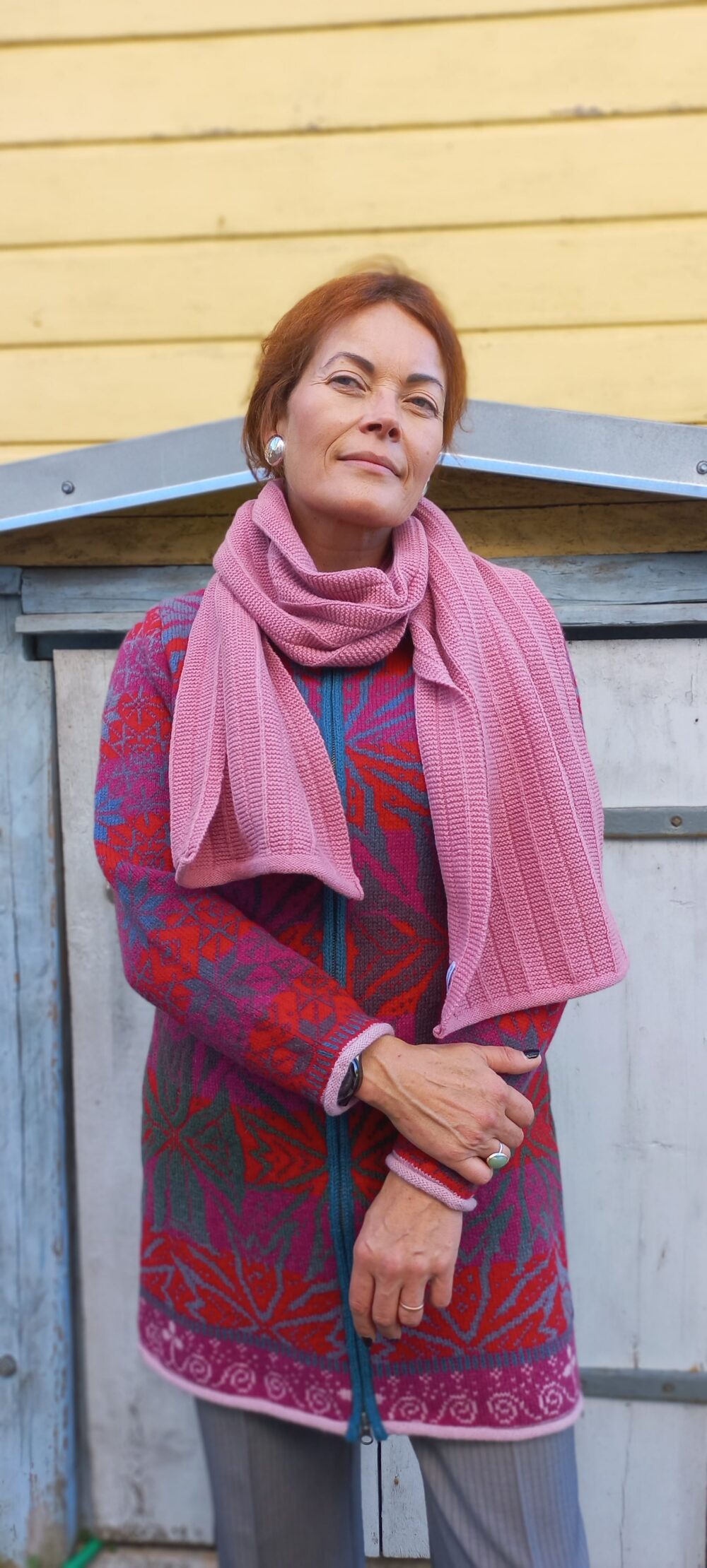 Merino wool scarf with texturized pattern - Image 2