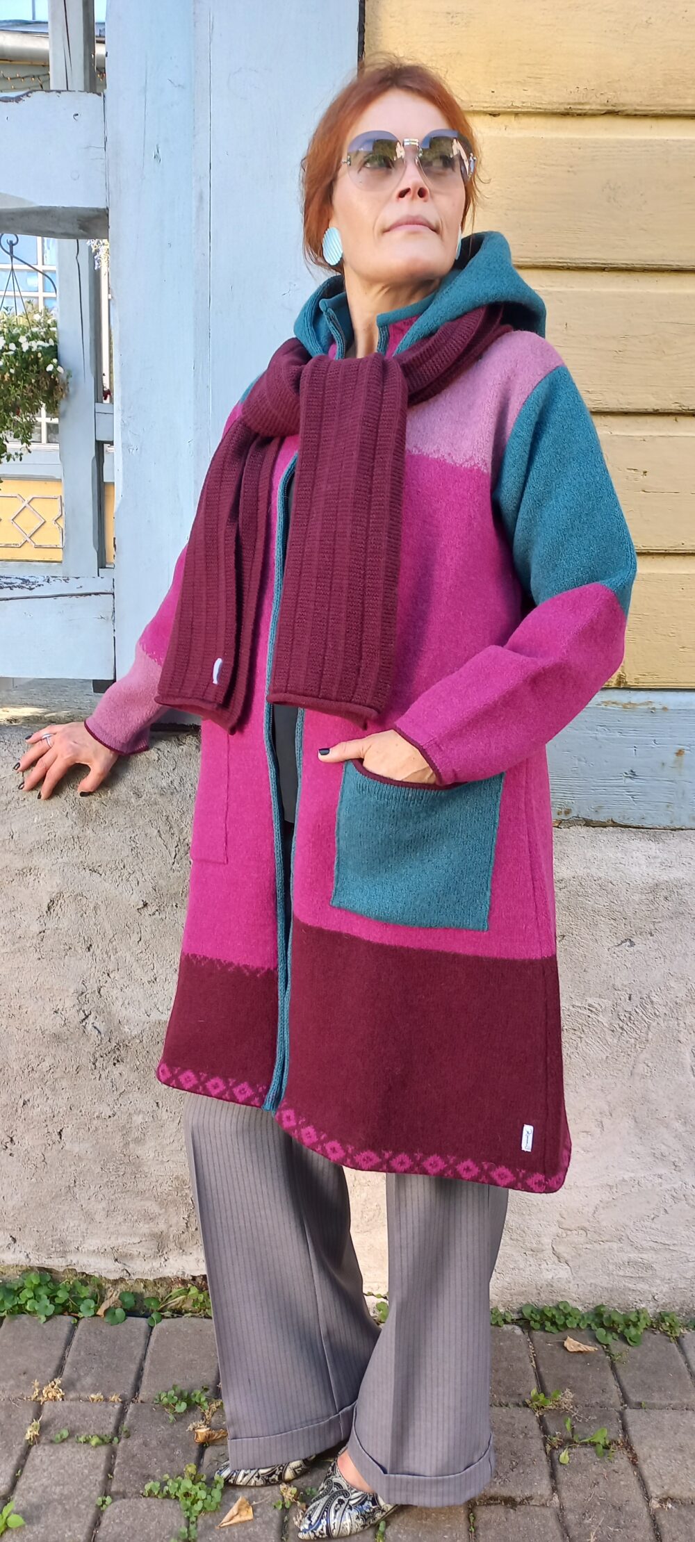 Merino wool scarf with texturized pattern - Image 2