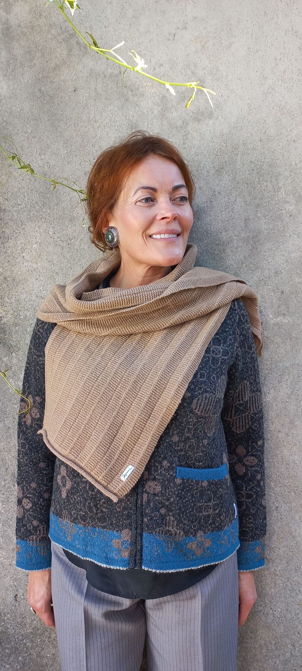light brown scarf Merino wool scarf with texturized pattern - Image 1