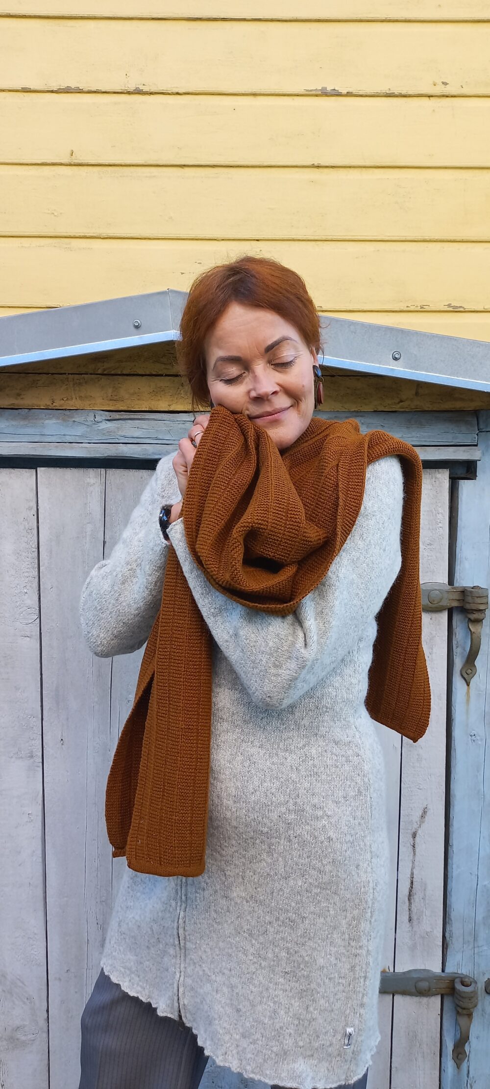 long hood scarf Merino wool scarf with texturized pattern - Image 1