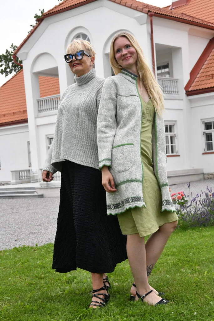 The Protection Cardigan – Long Patterned Wool Cardigan - Light Grey – image 2