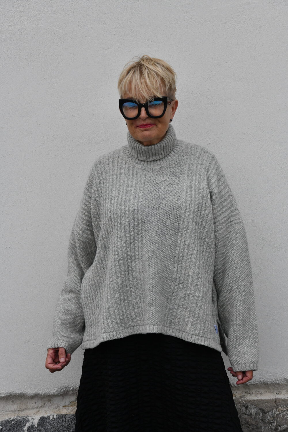 Oversized Braided Turtleneck Poncho Sweater - Light Grey - Image 2