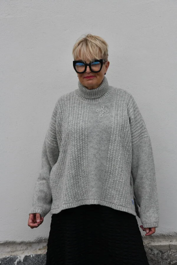 Oversized Braided Turtleneck Poncho Sweater - Light Grey – image 2