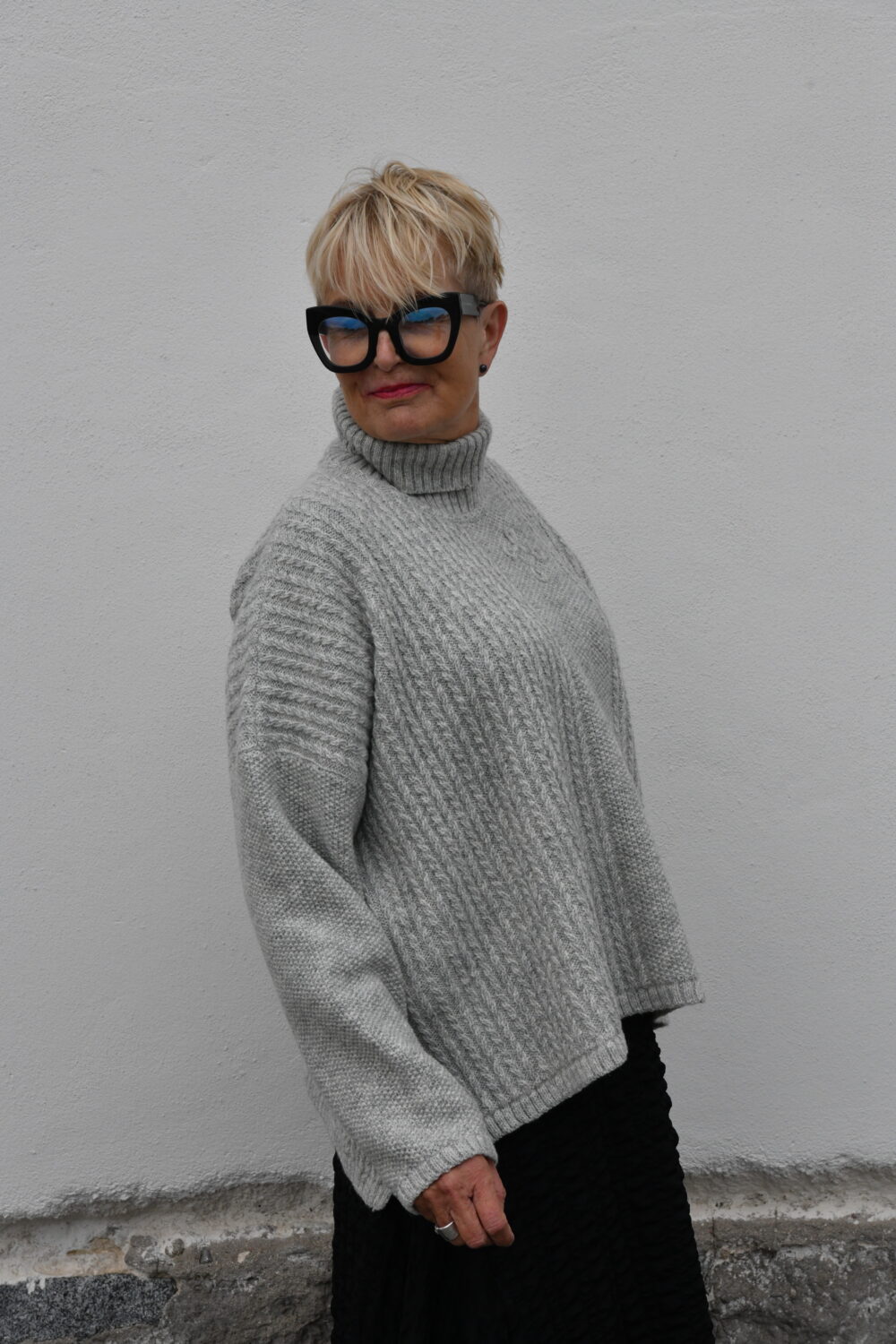 Oversized Braided Turtleneck Poncho Sweater - Light Grey - Image 3