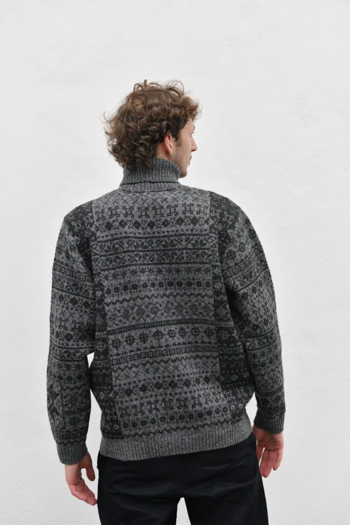 Unisex Patterned Turtleneck Sweater - Light Grey – image 2