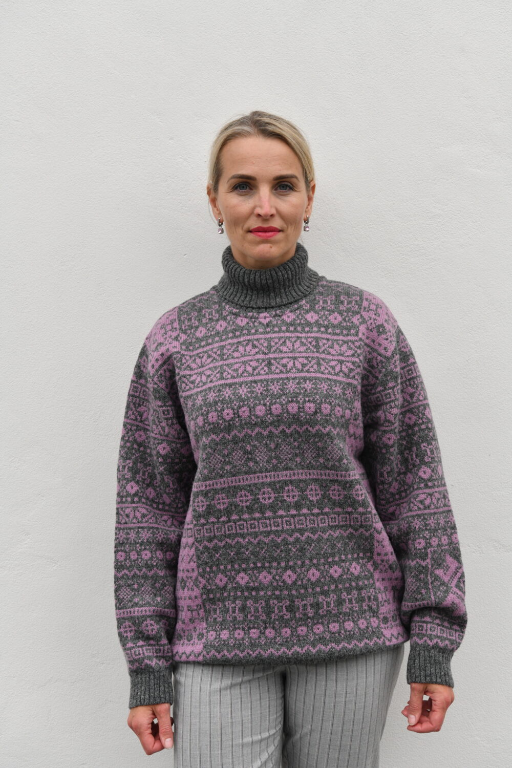 Unisex Patterned Turtleneck Sweater - Grey-Pink - Image 3