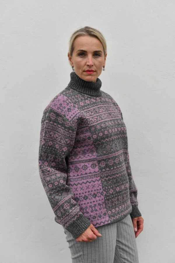Mønstret unisex-rullekravesweater - Grårosa