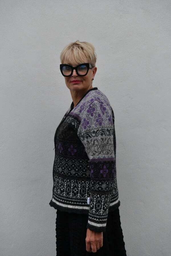 Cardigan »Lucky You« – kort mønstret cardigan til dame - Mørkegrå